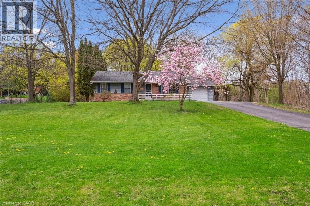 Detached for sale at 39 BANNOCKBURN Road, Doon South, Kitchener, Ontario, photo 2
