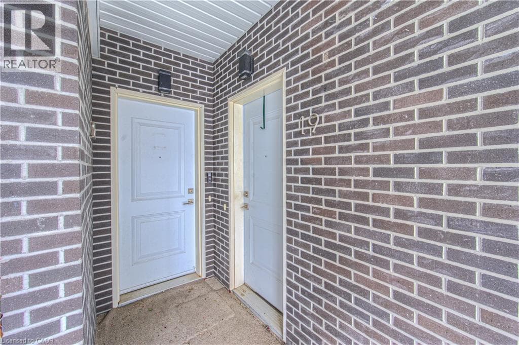 Townhouse for sale at 1430 HIGHLAND Road W Unit# 19A, Highland West, Kitchener, Ontario, photo 2