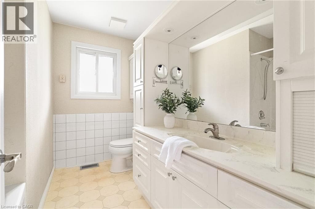 Detached for sale at 24 GRAND HILL Drive, Pioneer Tower West, Kitchener, Ontario, photo 10