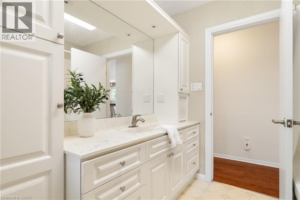 Detached for sale at 24 GRAND HILL Drive, Pioneer Tower West, Kitchener, Ontario, photo 11