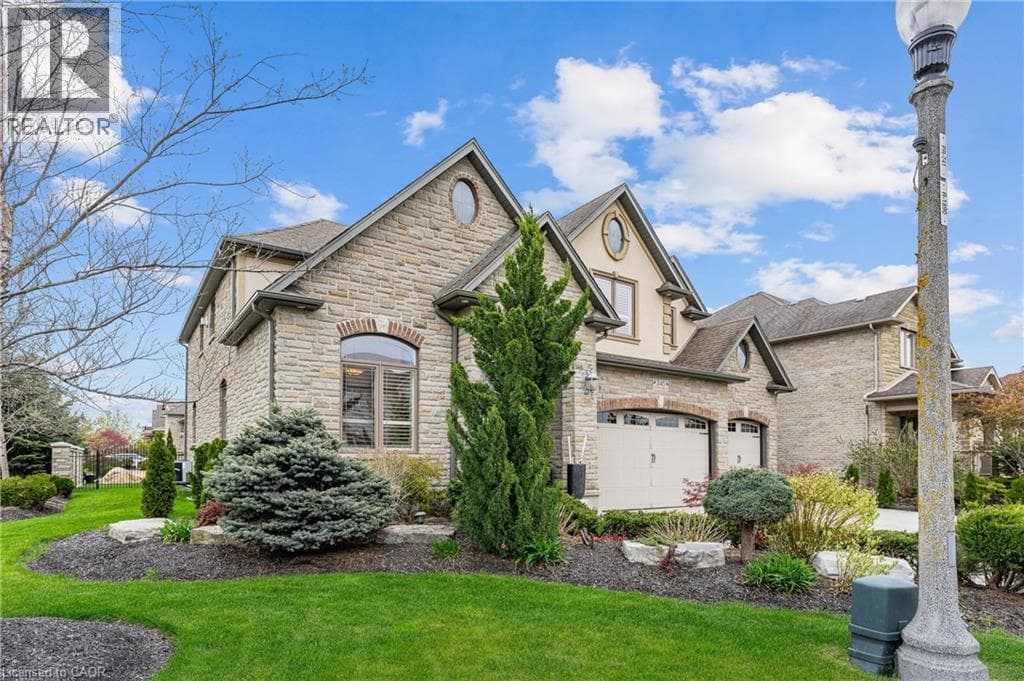Detached for sale at 245 JOSEPH SCHOERG Crescent, Pioneer Tower West, Kitchener, Ontario, photo 4