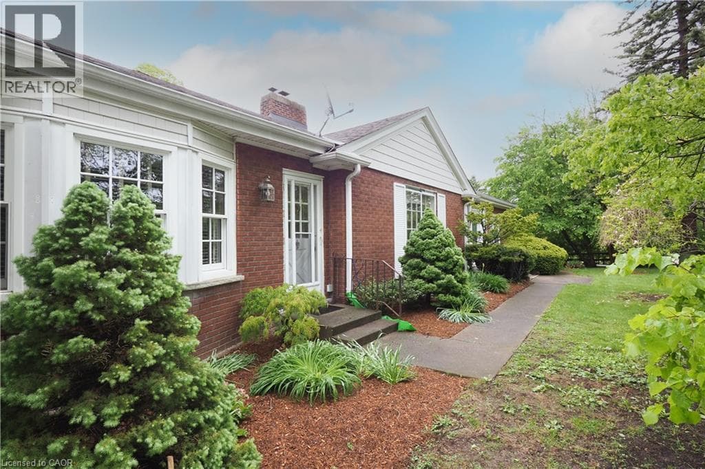 Detached for sale at 2023 CORONATION Boulevard, Langs Farm, Cambridge, Ontario, photo 3