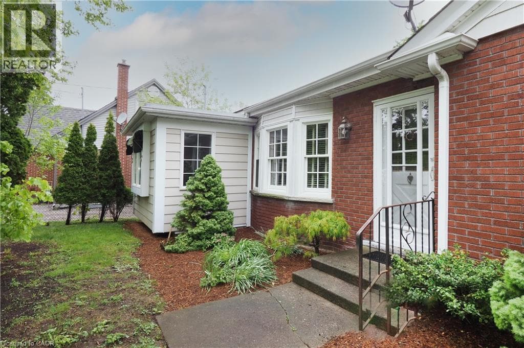 Detached for sale at 2023 CORONATION Boulevard, Langs Farm, Cambridge, Ontario, photo 4