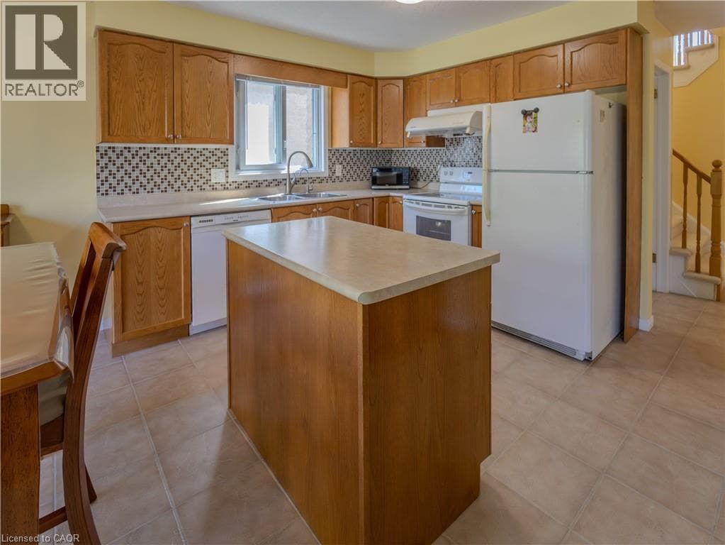 Detached for sale at 212 SLEAFORD Street, Lincoln Village West, Waterloo, Ontario, photo 9