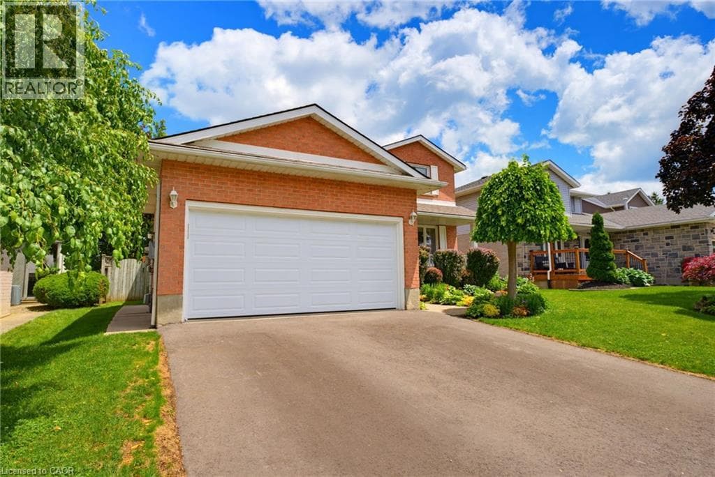 Detached for sale at 417 COOPER Street, Cooper, Cambridge, Ontario, photo 2