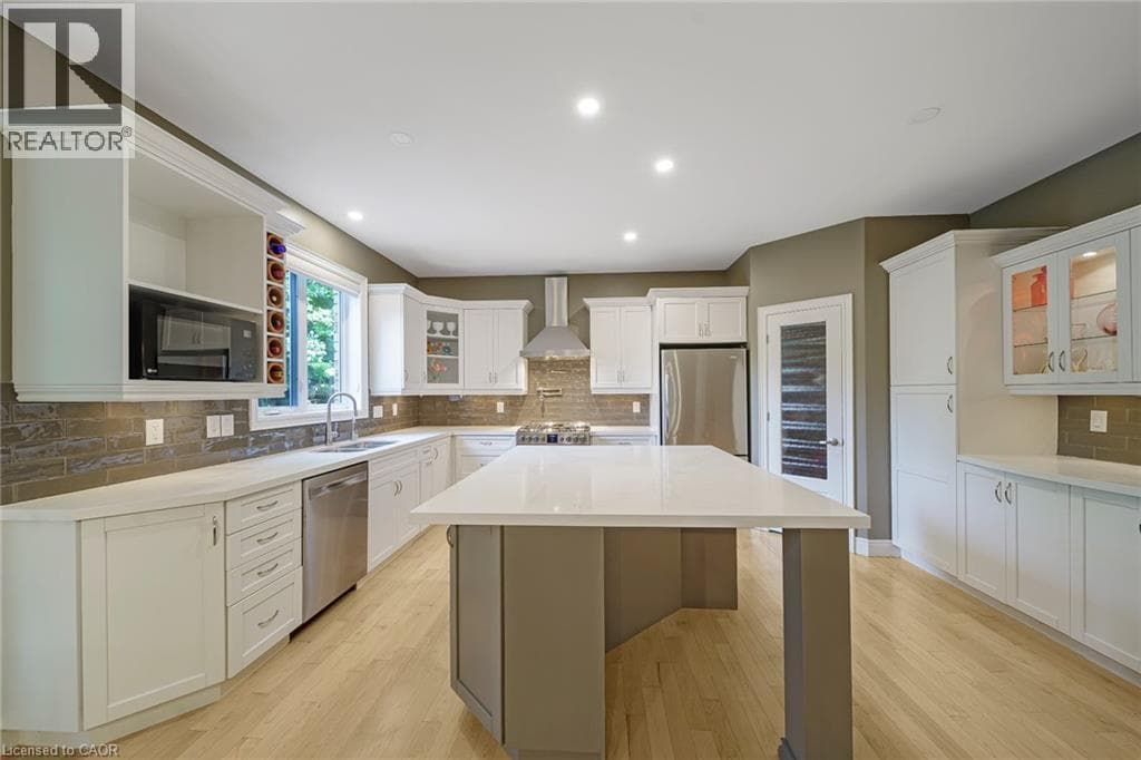 Detached for sale at 112 DIRKSEN Court, Pioneer Tower West, Kitchener, Ontario, photo 8