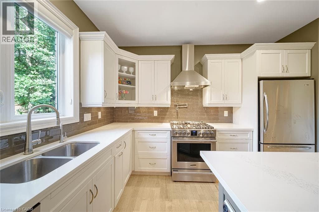 Detached for sale at 112 DIRKSEN Court, Pioneer Tower West, Kitchener, Ontario, photo 9