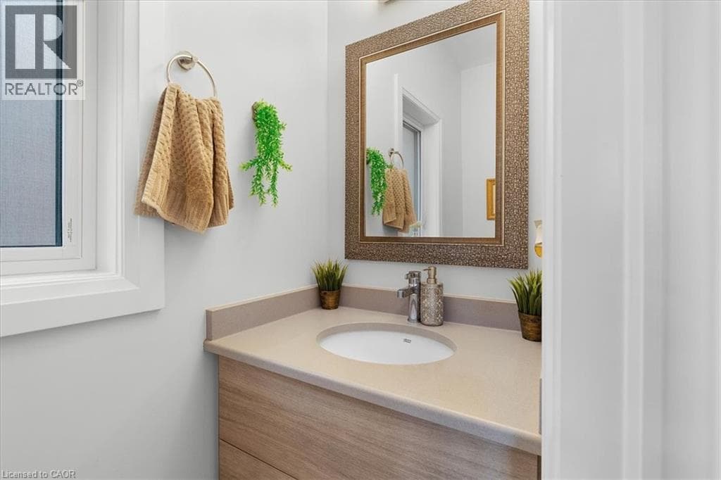 Detached for sale at 657 BENNINGER Drive, Laurentian West, Kitchener, Ontario, photo 5