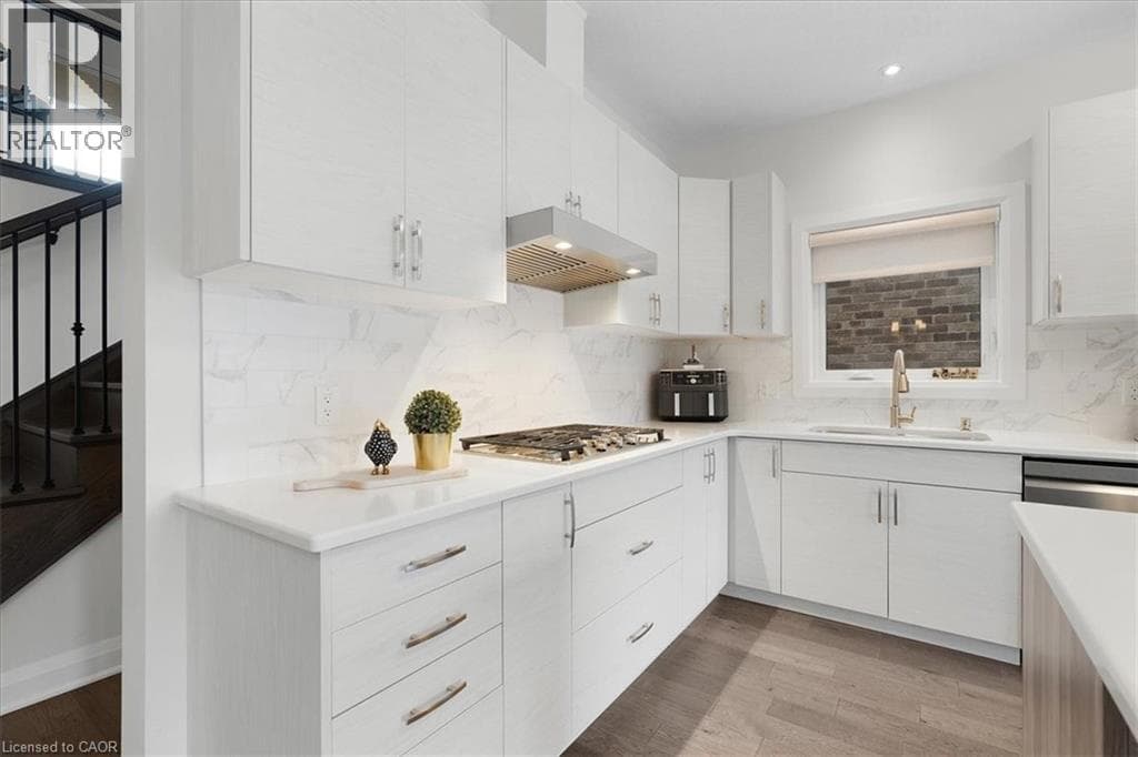 Detached for sale at 657 BENNINGER Drive, Laurentian West, Kitchener, Ontario, photo 9