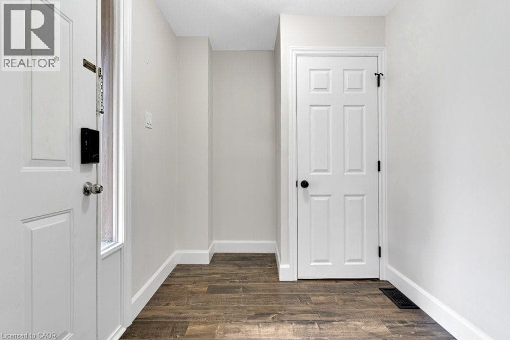 Townhouse for sale at 700 ERINBROOK Drive Unit# 22, Country Hills West, Kitchener, Ontario, photo 2