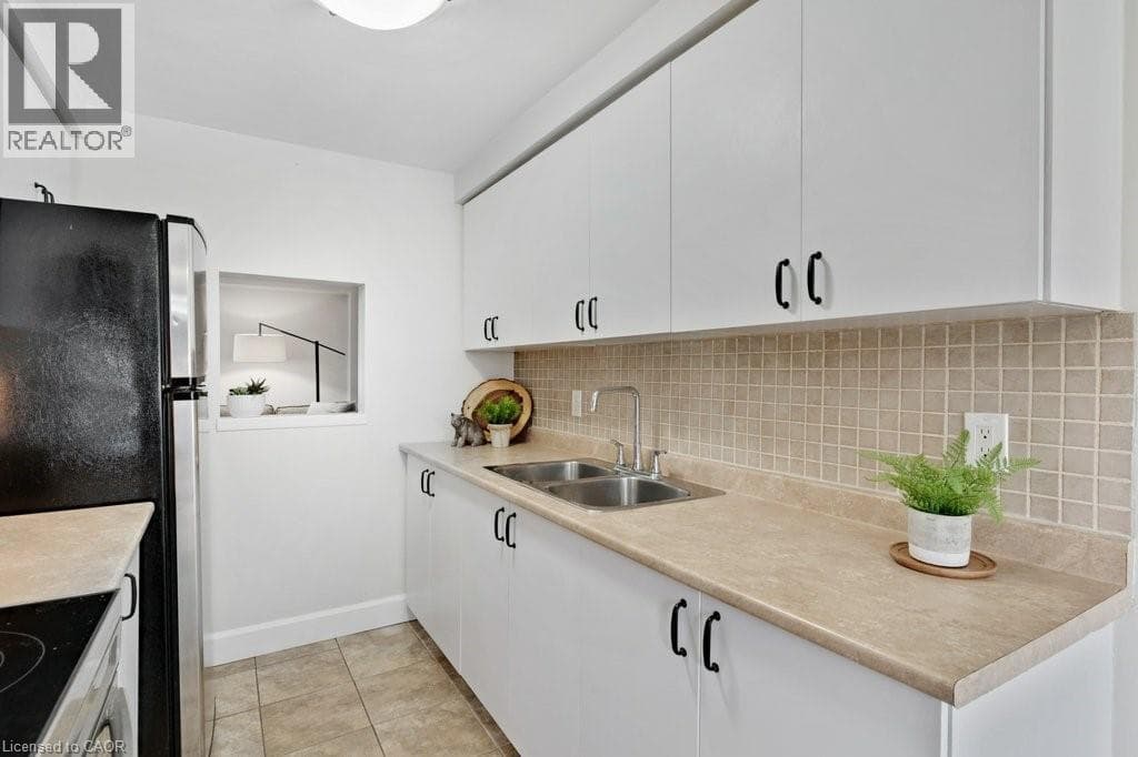 Townhouse for sale at 700 ERINBROOK Drive Unit# 22, Country Hills West, Kitchener, Ontario, photo 5