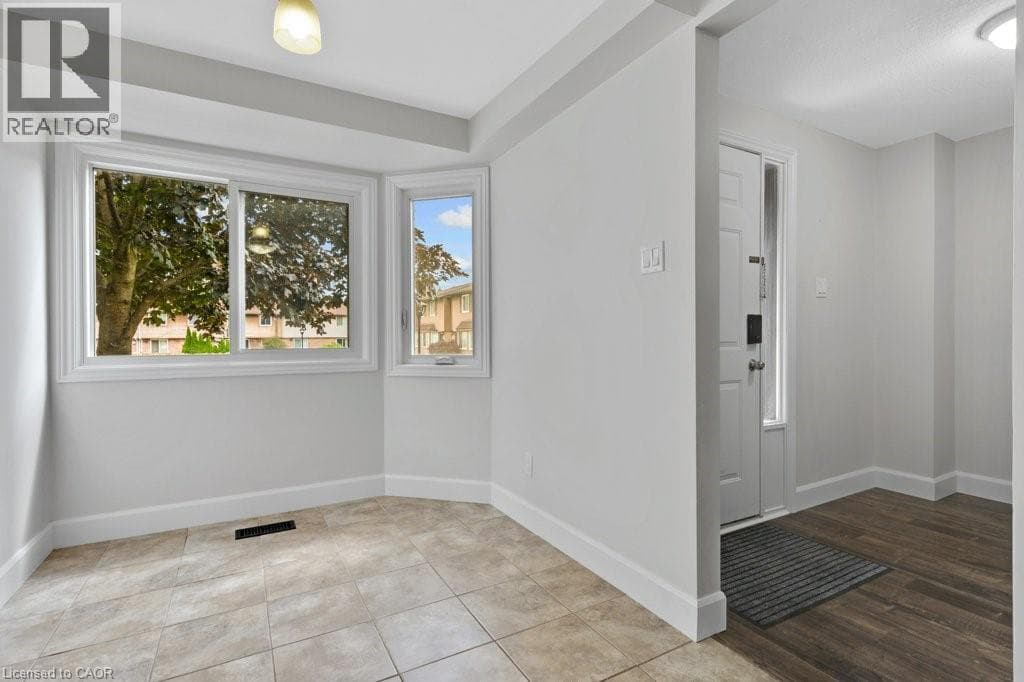 Townhouse for sale at 700 ERINBROOK Drive Unit# 22, Country Hills West, Kitchener, Ontario, photo 7