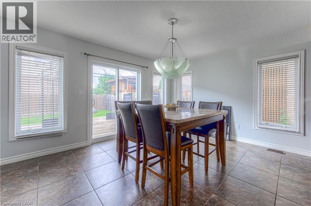 Detached for sale at 139 PEBBLECREEK Drive, Grand River South, Kitchener, Ontario, photo 12