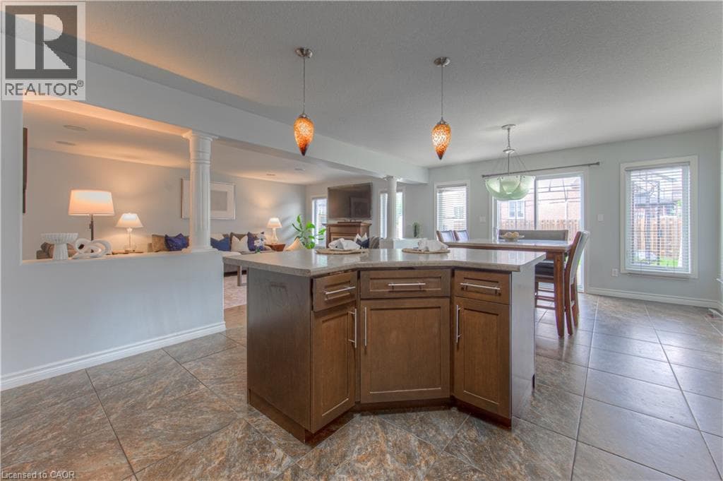 Detached for sale at 139 PEBBLECREEK Drive, Grand River South, Kitchener, Ontario, photo 10