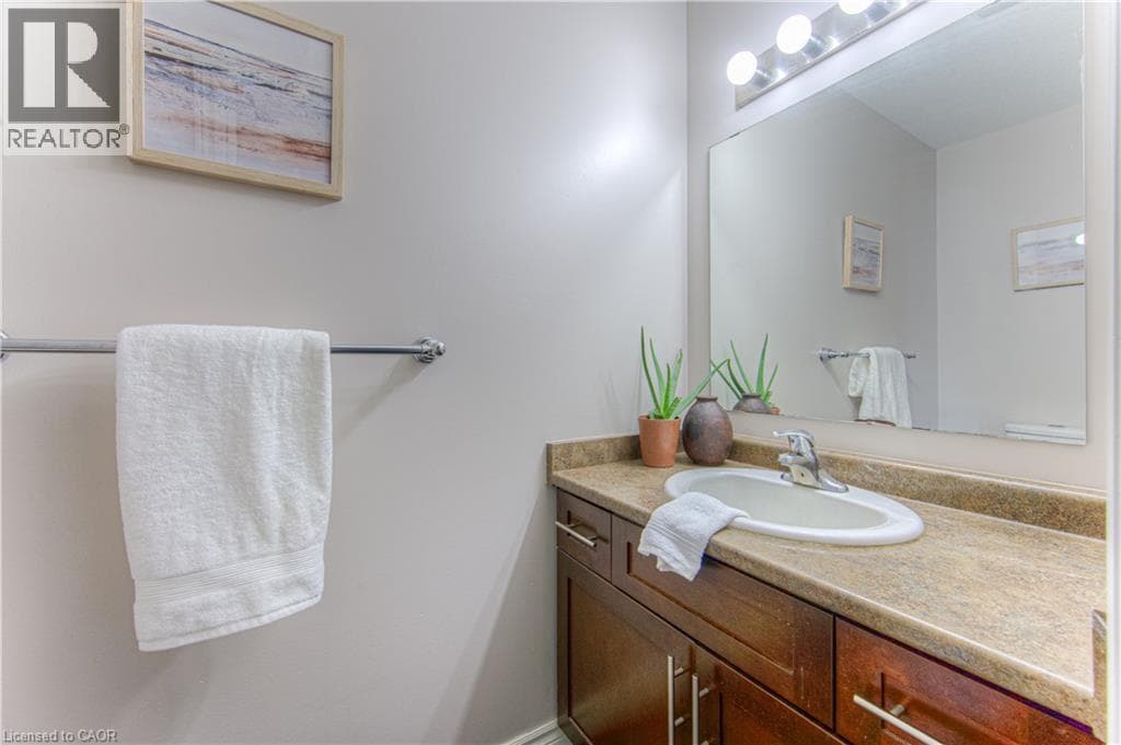 Detached for sale at 139 PEBBLECREEK Drive, Grand River South, Kitchener, Ontario, photo 7