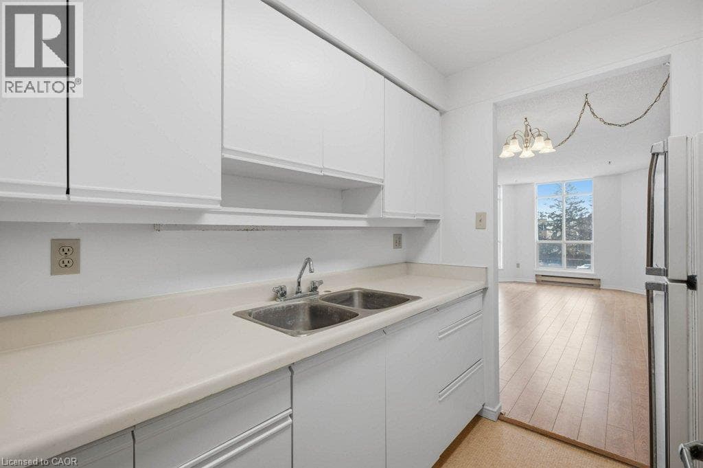Apartment for sale at 1414 KING Street E Unit# 302, Eastwood, Kitchener, Ontario, photo 10