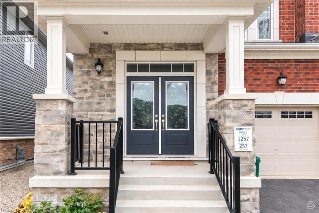 Townhouse for sale at 112 FORESTWALK Street, Rosenberg (Trussler), Kitchener, Ontario, photo 2