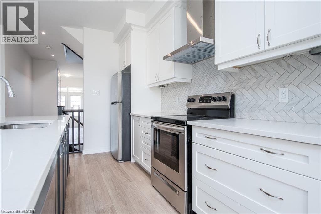 Townhouse for sale at 112 FORESTWALK Street, Rosenberg (Trussler), Kitchener, Ontario, photo 10