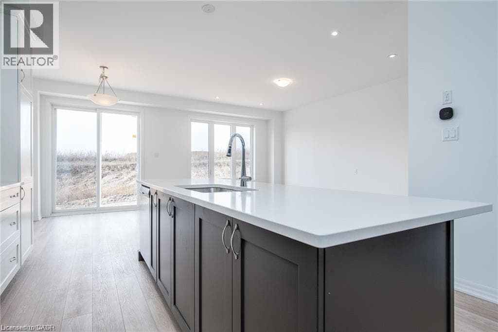 Townhouse for sale at 112 FORESTWALK Street, Rosenberg (Trussler), Kitchener, Ontario, photo 12