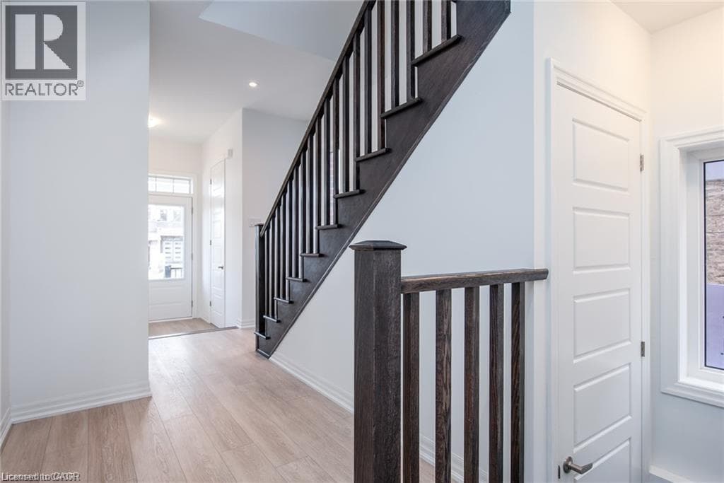 Townhouse for sale at 112 FORESTWALK Street, Rosenberg (Trussler), Kitchener, Ontario, photo 5