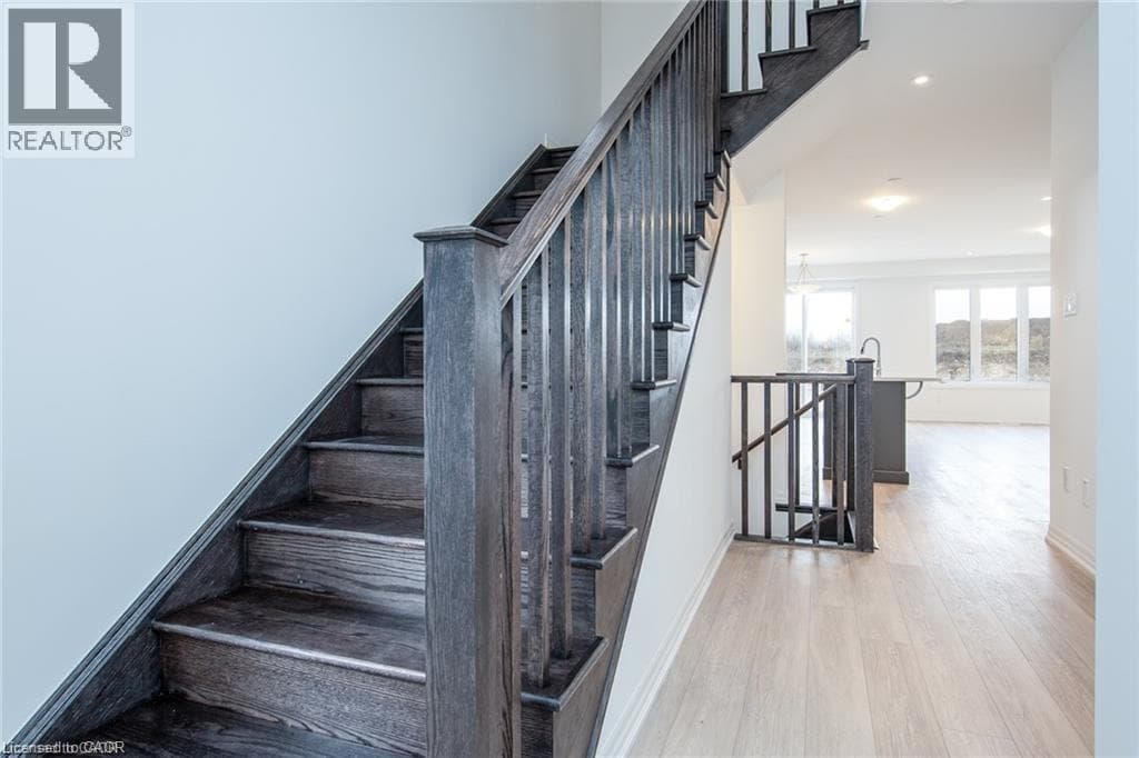Townhouse for sale at 112 FORESTWALK Street, Rosenberg (Trussler), Kitchener, Ontario, photo 4
