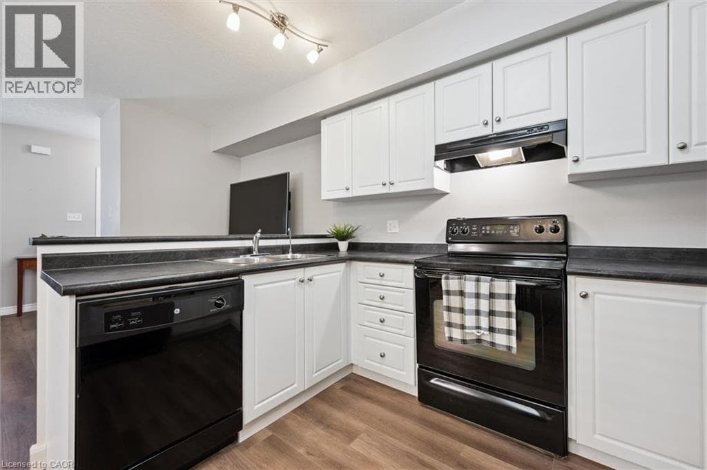 Townhouse for sale at 50 HOWE Drive Unit# 9D, Laurentian Hills, Kitchener, Ontario, photo 14