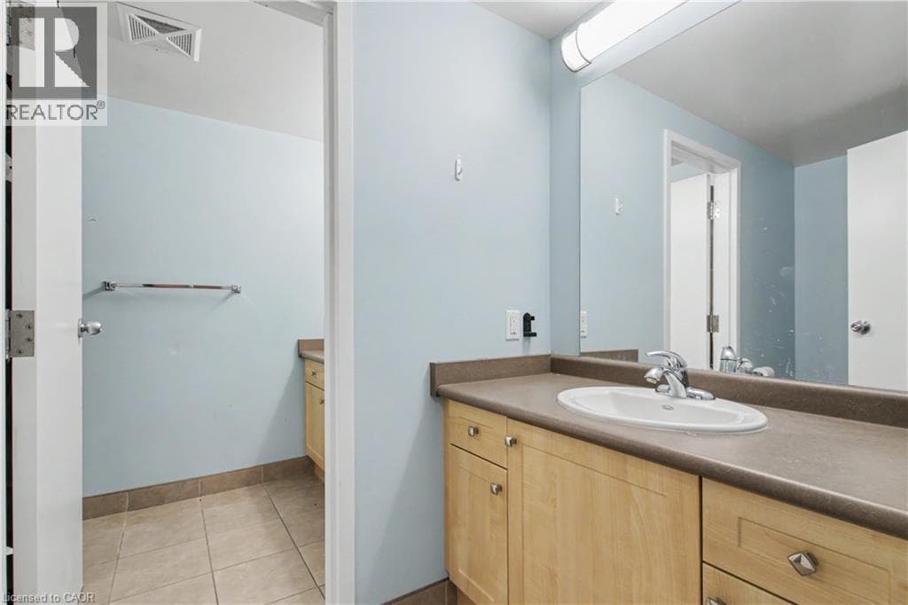 Multi-family for sale at 96 UNIVERSITY Avenue W, Northdale, Waterloo, Ontario, photo 7