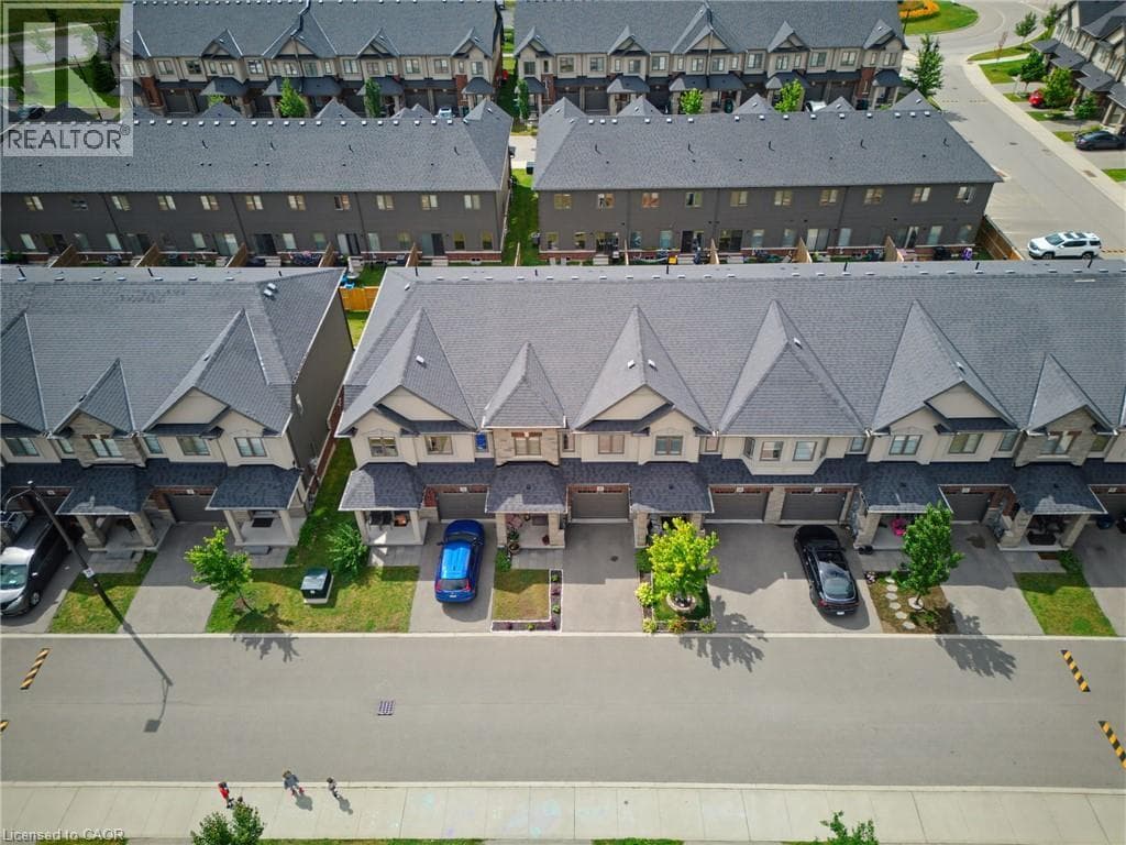Townhouse for sale at 324 EQUESTRIAN Way Unit# 49, Briardean, Cambridge, Ontario, photo 2