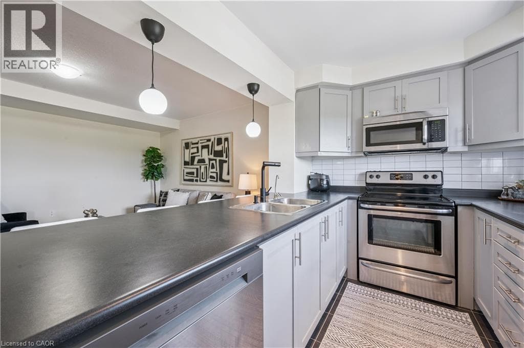 Townhouse for sale at 9 OUTLOOK Terrace, Rosenberg (Trussler), Kitchener, Ontario, photo 11