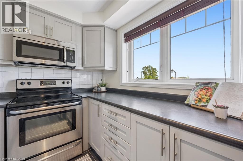 Townhouse for sale at 9 OUTLOOK Terrace, Rosenberg (Trussler), Kitchener, Ontario, photo 12