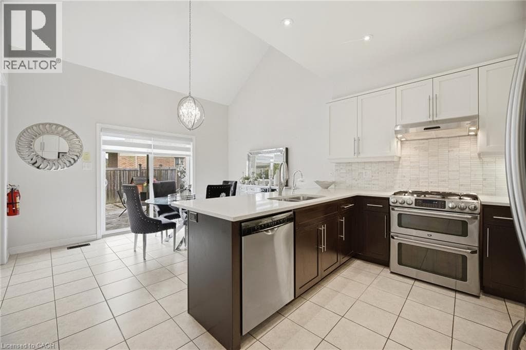 Detached for sale at 58 DOON CREEK Street, Doon South, Kitchener, Ontario, photo 16