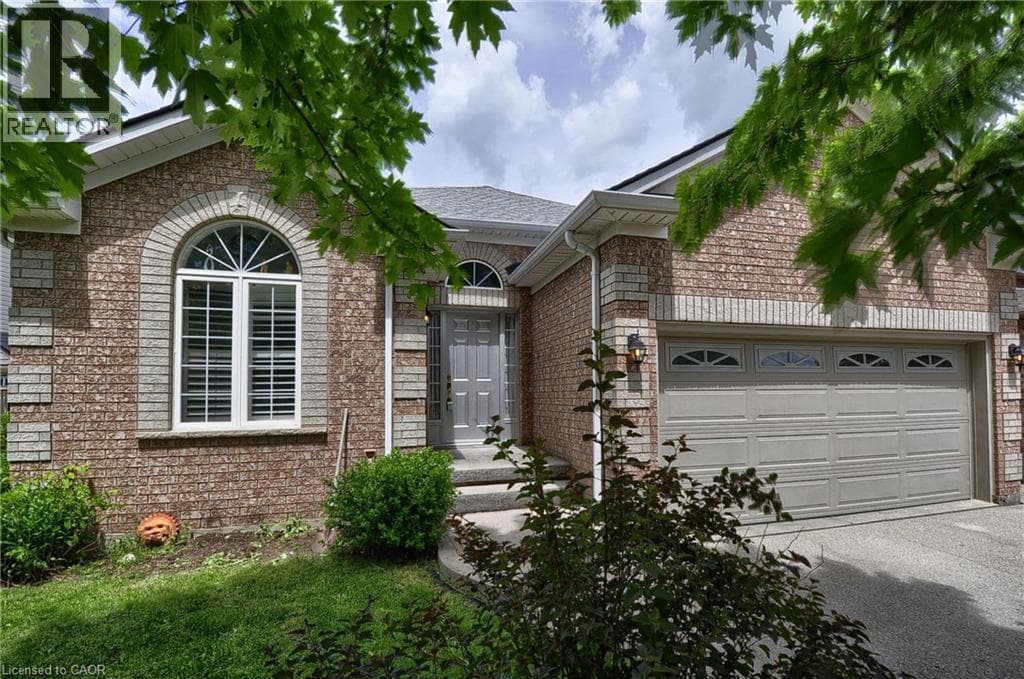 Detached for sale at 95 DRINKWATER Drive, Branchton Park, Cambridge, Ontario, photo 2