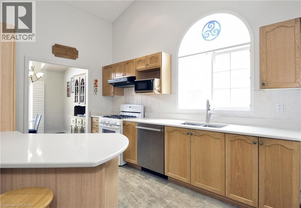 Detached for sale at 95 DRINKWATER Drive, Branchton Park, Cambridge, Ontario, photo 6