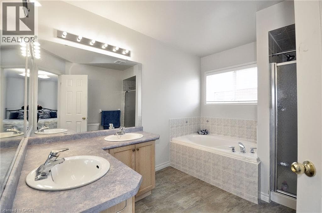 Detached for sale at 95 DRINKWATER Drive, Branchton Park, Cambridge, Ontario, photo 16