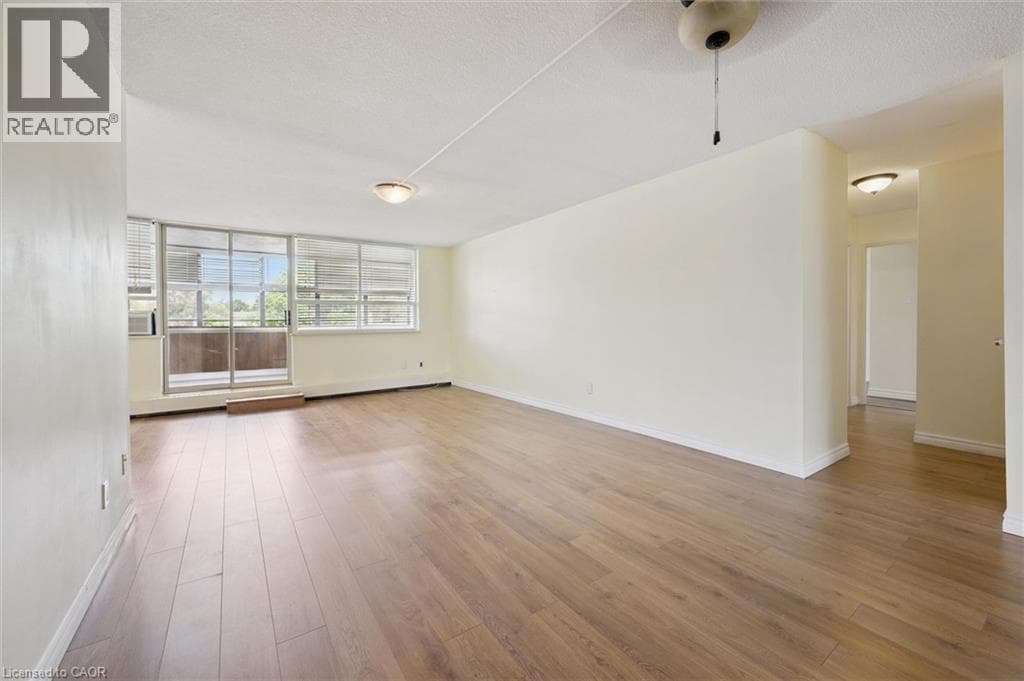 Apartment for sale at 65 WESTMOUNT Road Unit# 211, Northdale, Waterloo, Ontario, photo 7