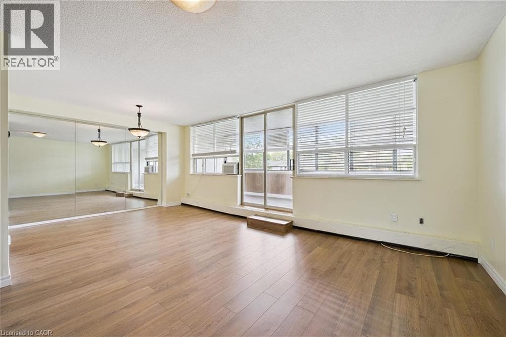 Apartment for sale at 65 WESTMOUNT Road Unit# 211, Northdale, Waterloo, Ontario, photo 9