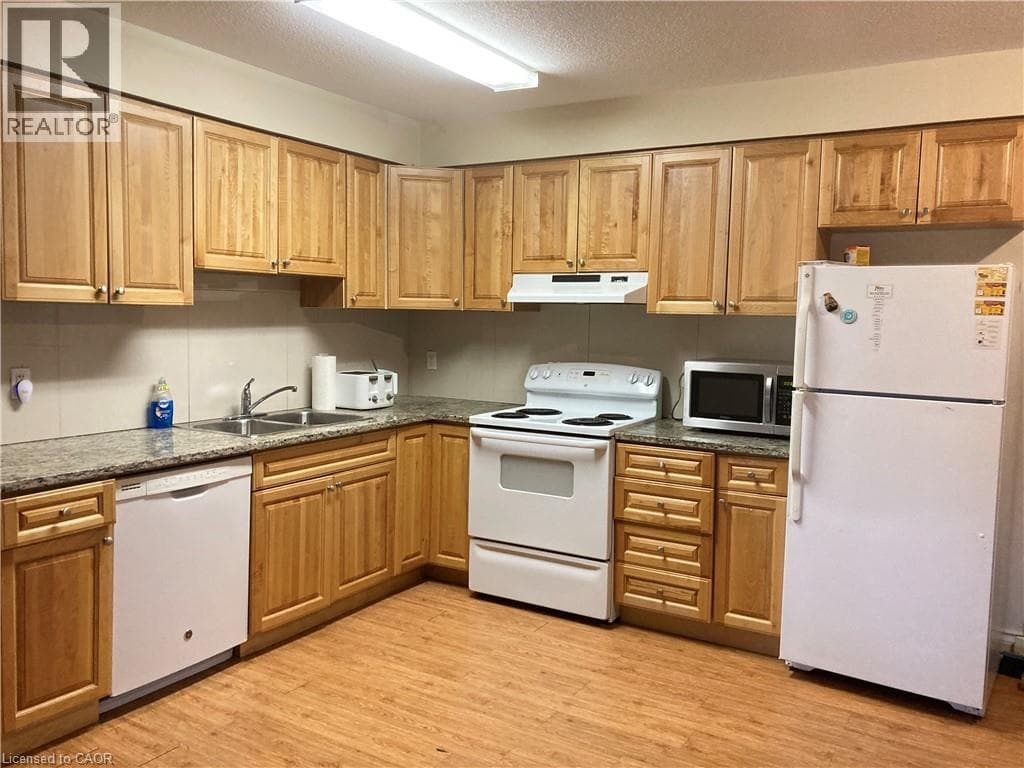 Apartment for sale at 392 ALBERT Street Unit# 302, Sugarbush Park, Waterloo, Ontario, photo 5