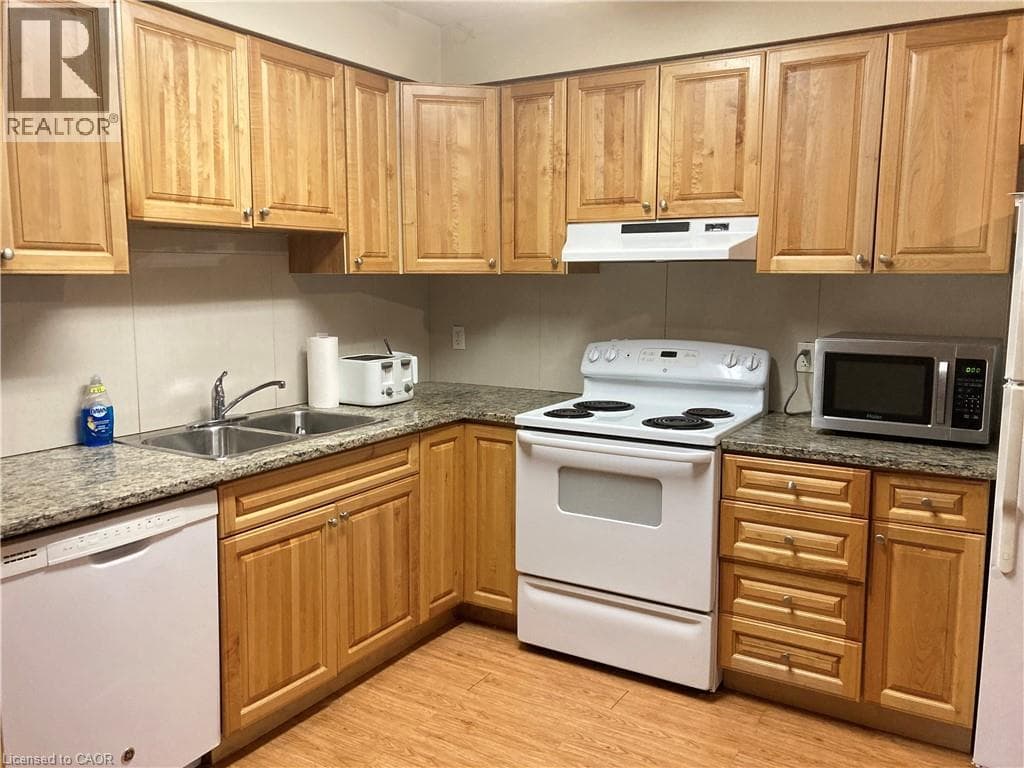 Apartment for sale at 392 ALBERT Street Unit# 302, Sugarbush Park, Waterloo, Ontario, photo 6