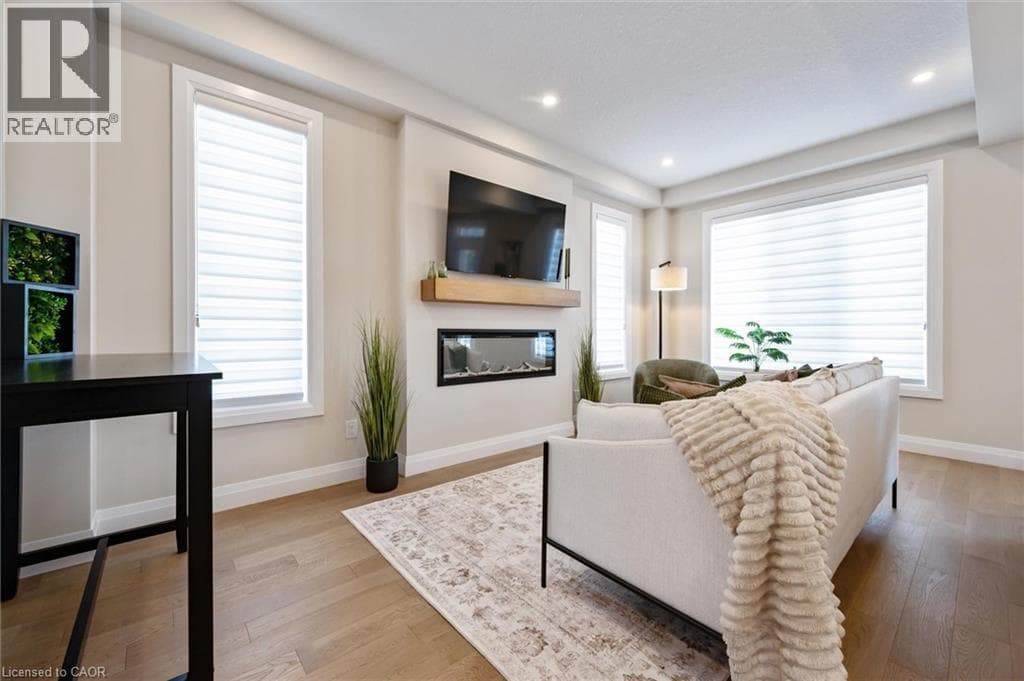 Townhouse for sale at 113 CATHERINE Street, New Hamburg, Wilmot, Ontario, photo 2