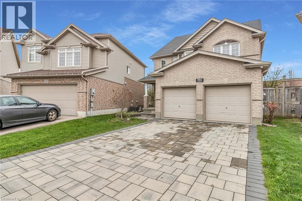 Detached for sale at 956 BANFFSHIRE Court, Huron Park, Kitchener, Ontario, photo 2