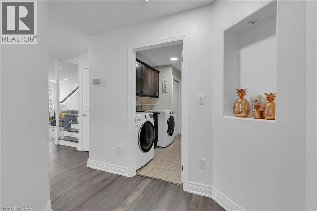 Detached for sale at 956 BANFFSHIRE Court, Huron Park, Kitchener, Ontario, photo 5