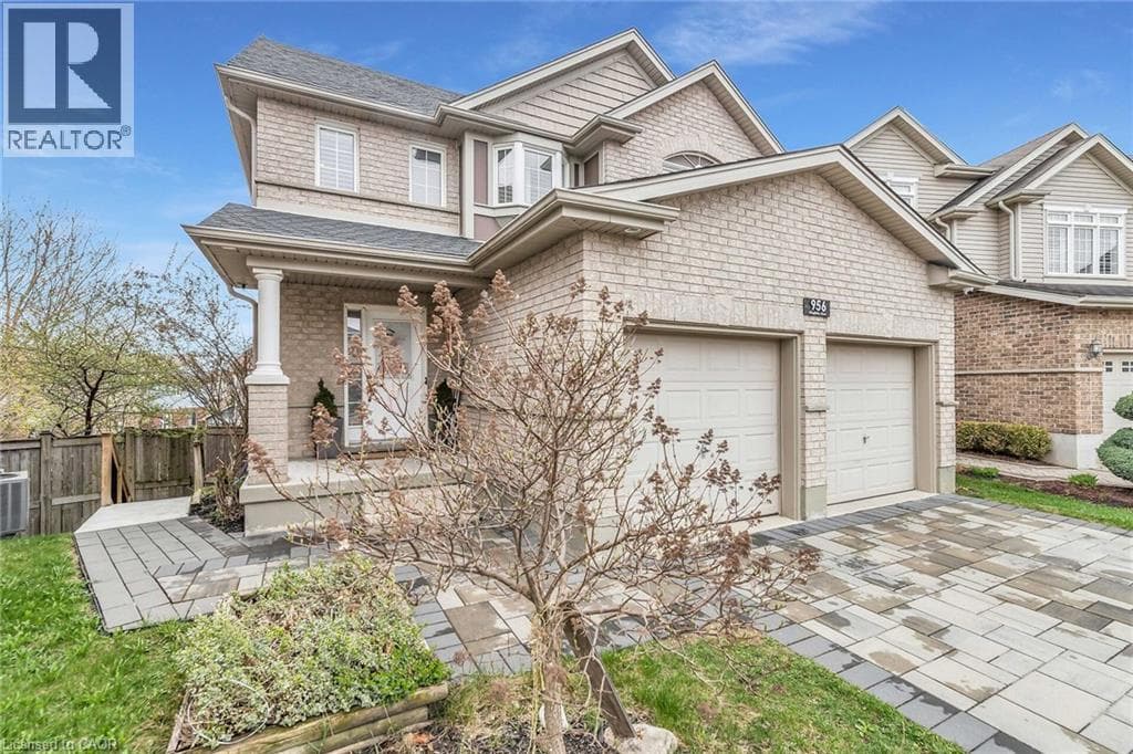 Detached for sale at 956 BANFFSHIRE Court, Huron Park, Kitchener, Ontario, photo 3