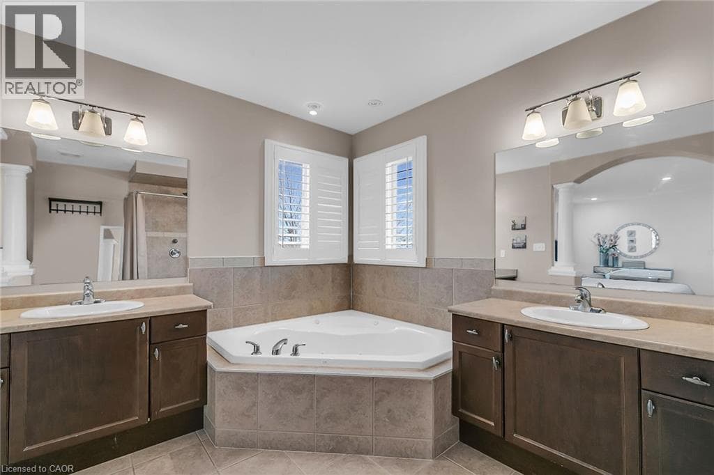 Detached for sale at 956 BANFFSHIRE Court, Huron Park, Kitchener, Ontario, photo 28