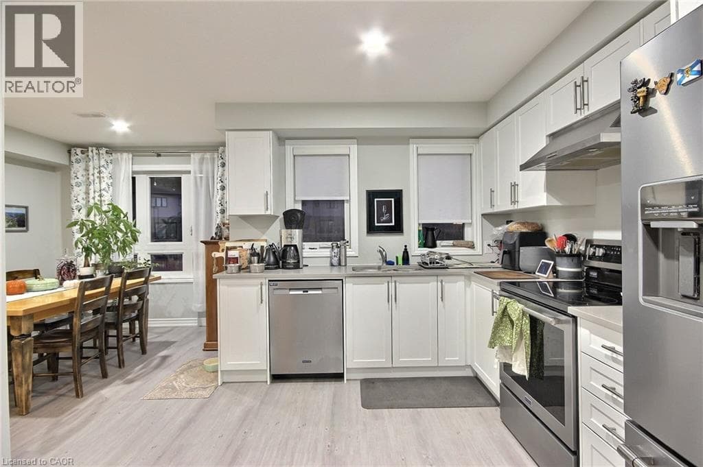 Townhouse for sale at 287 CHAPEL HILL Drive, Doon South, Kitchener, Ontario, photo 3