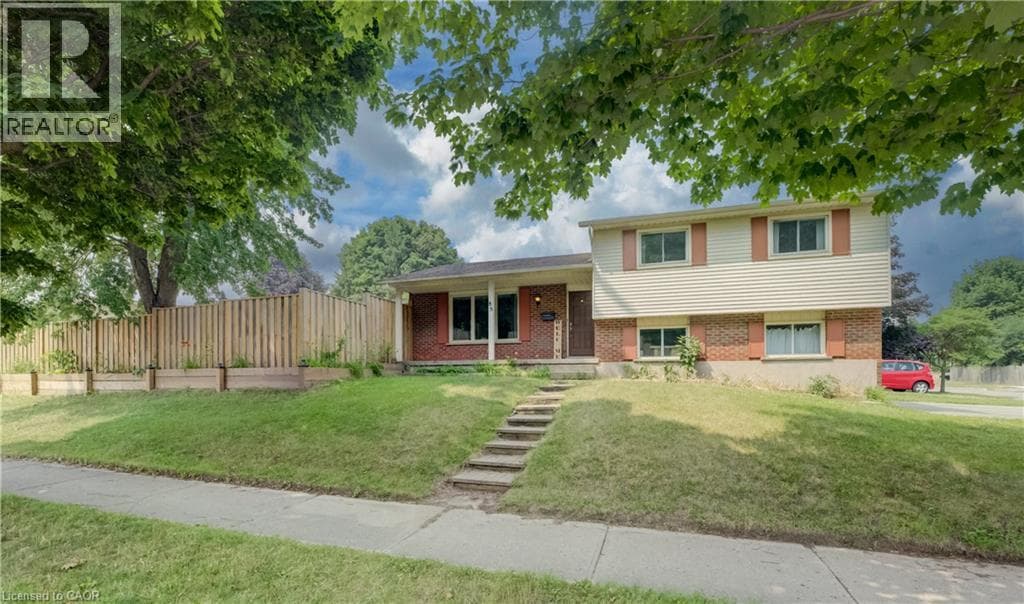 Detached for sale at 85 FOXHUNT Road, Foxhunt, Waterloo, Ontario, photo 2