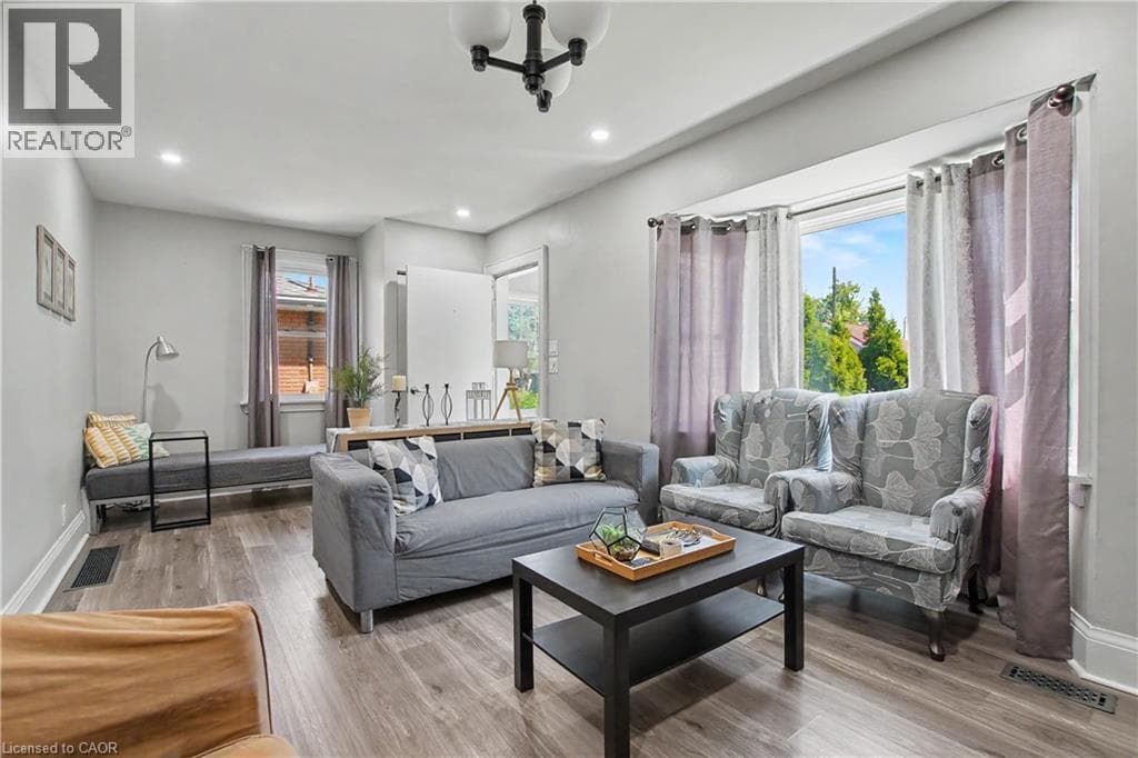 Detached for sale at 16 MERCER Road, Elgin Park, Cambridge, Ontario, photo 7