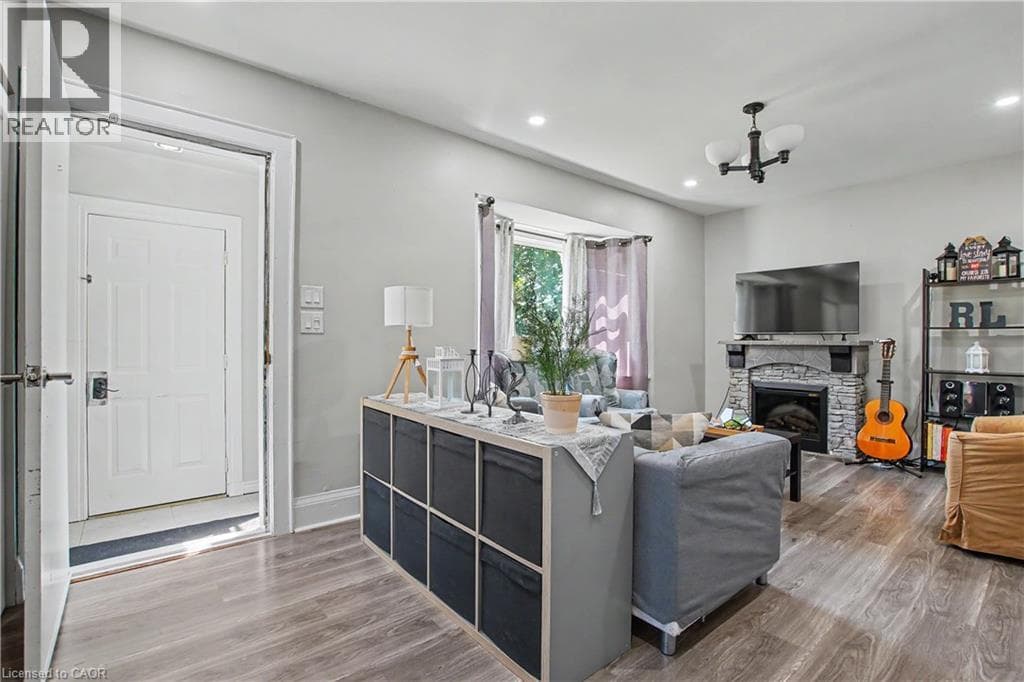 Detached for sale at 16 MERCER Road, Elgin Park, Cambridge, Ontario, photo 5
