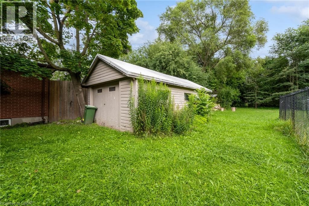 Semi-detached for sale at 203B ERB Street, Mary Allen, Waterloo, Ontario, photo 5