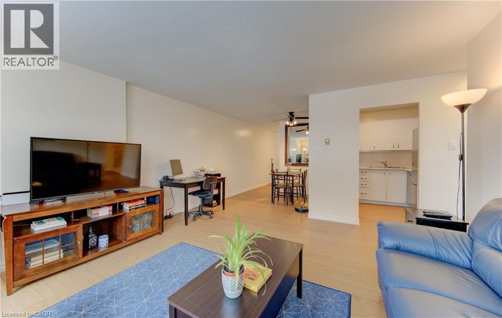 Apartment for sale at 65 HIGHLAND Crescent Unit# 204, Victoria Hills, Kitchener, Ontario, photo 6