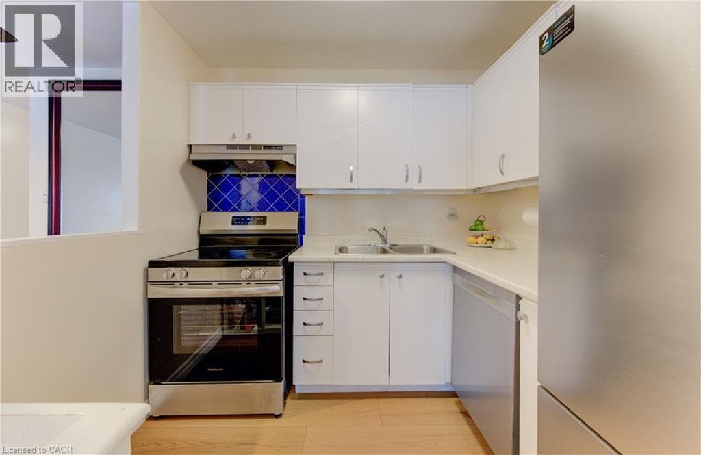 Apartment for sale at 65 HIGHLAND Crescent Unit# 204, Victoria Hills, Kitchener, Ontario, photo 9